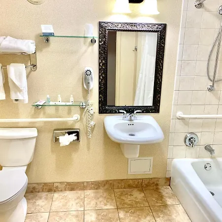 Quality Inn Oneonta Cooperstown Area Exterior photo