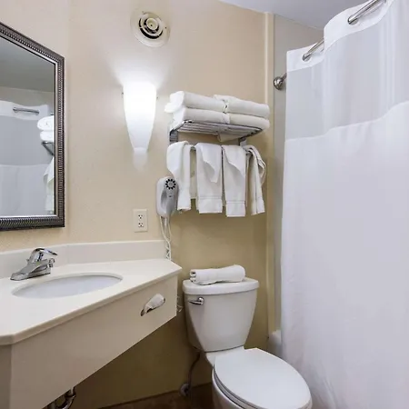 Quality Inn Oneonta Cooperstown Area Exterior photo